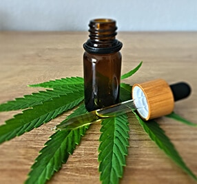 product decoration on cbd bottles for cannabis industry